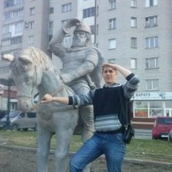 Спортивный молодой парень ищет секса с девушкой в Москве
