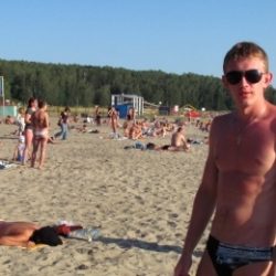 Красивый парень ищет девушку для секса в Москве