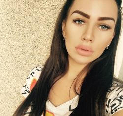 Девушка, приглашу в гости парня на жаркий секс в Москве