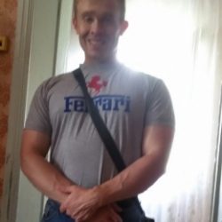 Мужчина ищет мужчину для секса в Москве