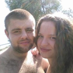 Молодая пара ищет девушку в Москве для свиданий
